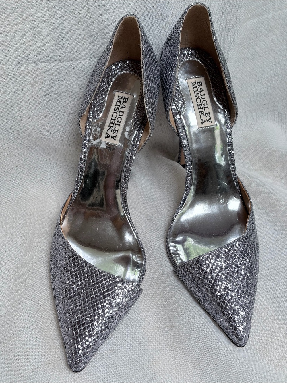 Badgley Mischka Daisy silver glitter half d'Orsay stilettos pumps.Size 9.
